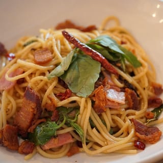 Buﬀ chowmein